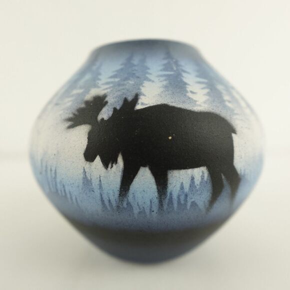 Cedar Mesa Pottery Vase Hand Painted Depicts Elk Walking in Forest Signed - Picture 3 of 6